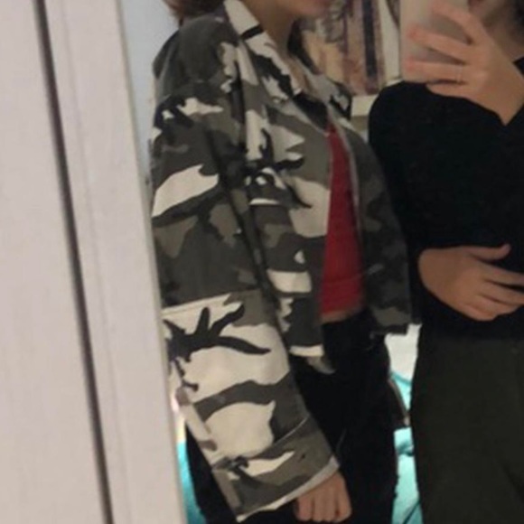 Cropped grey camo denim jacket - Picture 1 of 2